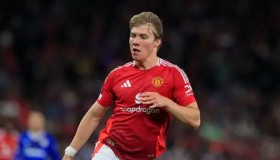 欧冠焦点战：曼联对巴黎圣日耳曼，直线冲击与快速转换对决